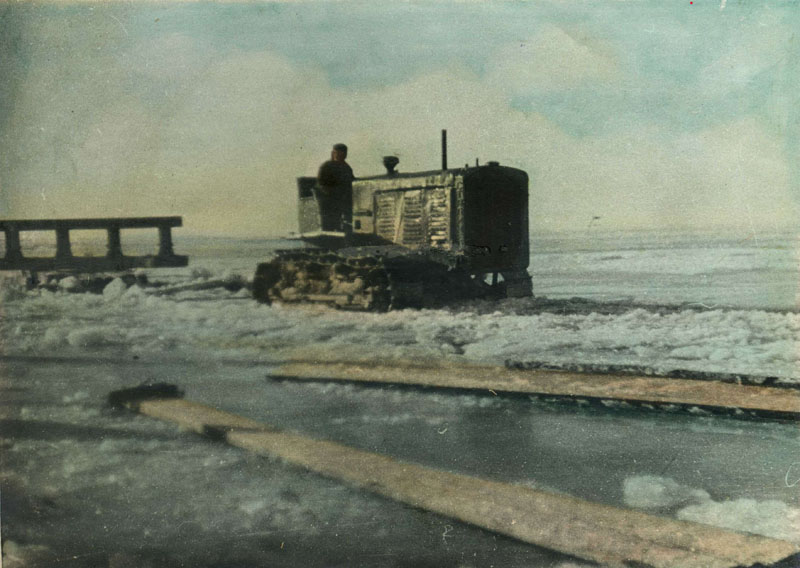 Подвоз лесоматериала трактором.jpg Подвоз лесоматериала трактором.jpg