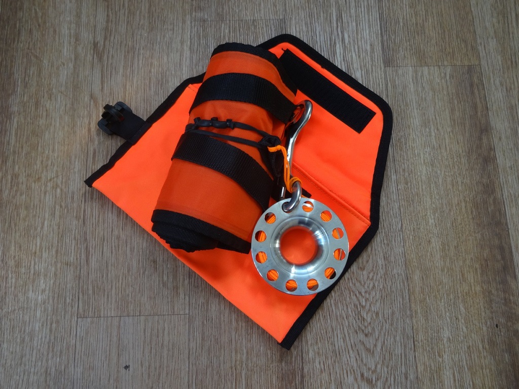 Буй аварийный с катушкой из нержавейки и карабином