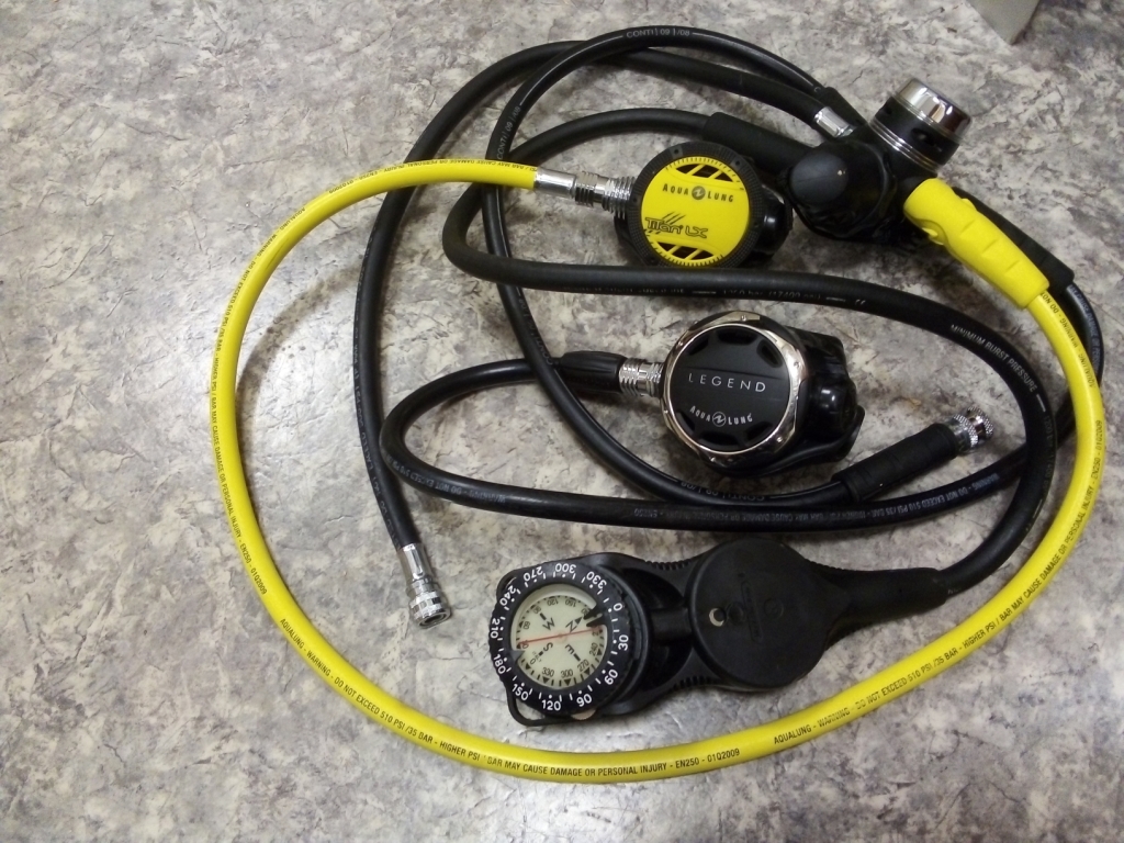 Предлагаю регулятор Aqua Lung Legend Supreme с пауком Предлагаю регулятор Aqua Lung Legend Supreme с пауком