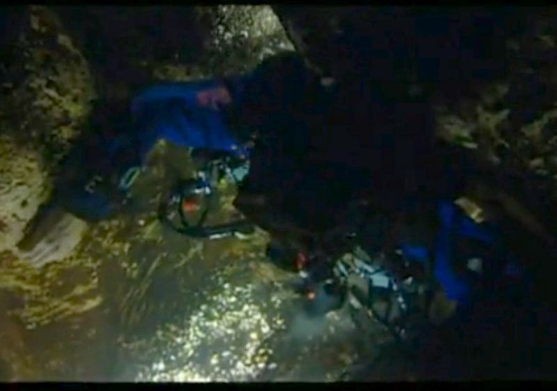 В щели В щели