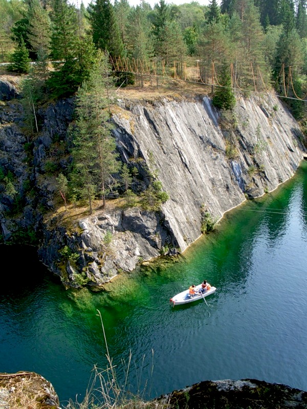 Восточный склон недалеко от причала. Мраморный карьер.15/08/10 Восточный склон недалеко от причала. Мраморный карьер.15/08/10