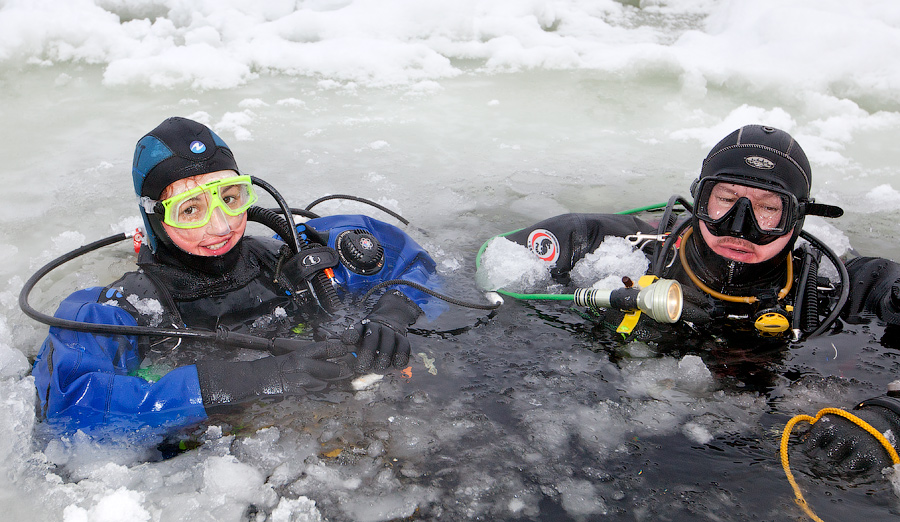 Цвелодубово: подлёдная нырялка и волейбол. 04-06.02.11