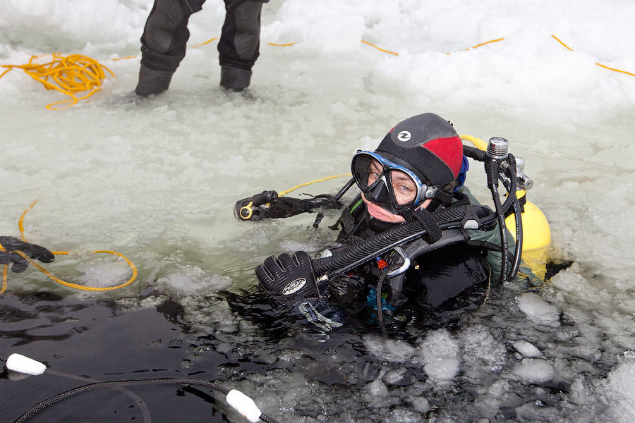 Цвелодубово: подлёдная нырялка и волейбол. 04-06.02.11