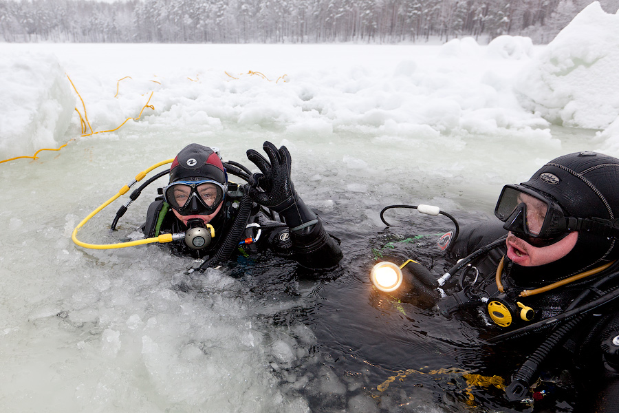 Цвелодубово: подлёдная нырялка и волейбол. 04-06.02.11