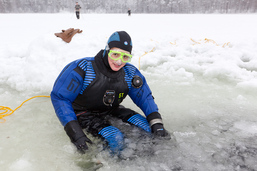 Цвелодубово: подлёдная нырялка и волейбол. 04-06.02.11