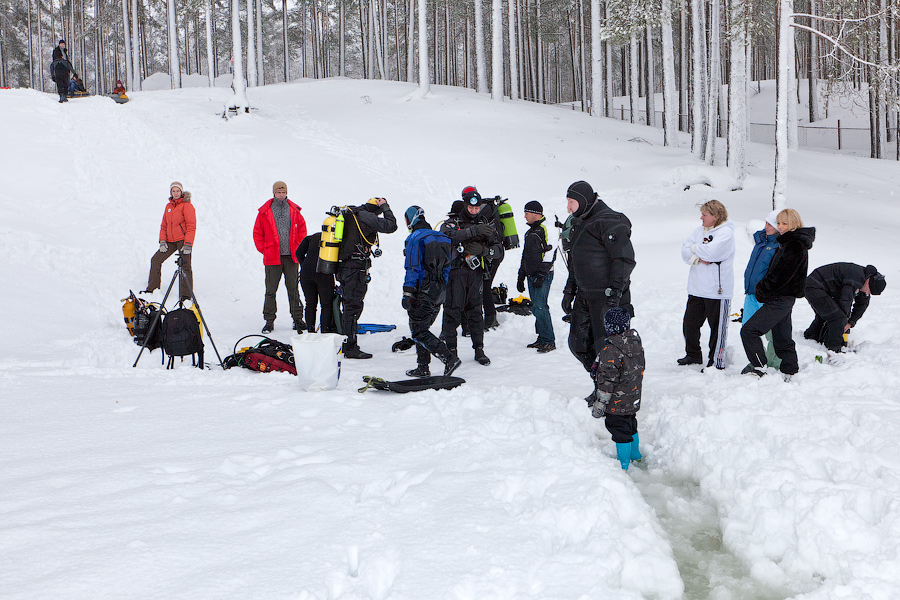 Цвелодубово: подлёдная нырялка и волейбол. 04-06.02.11