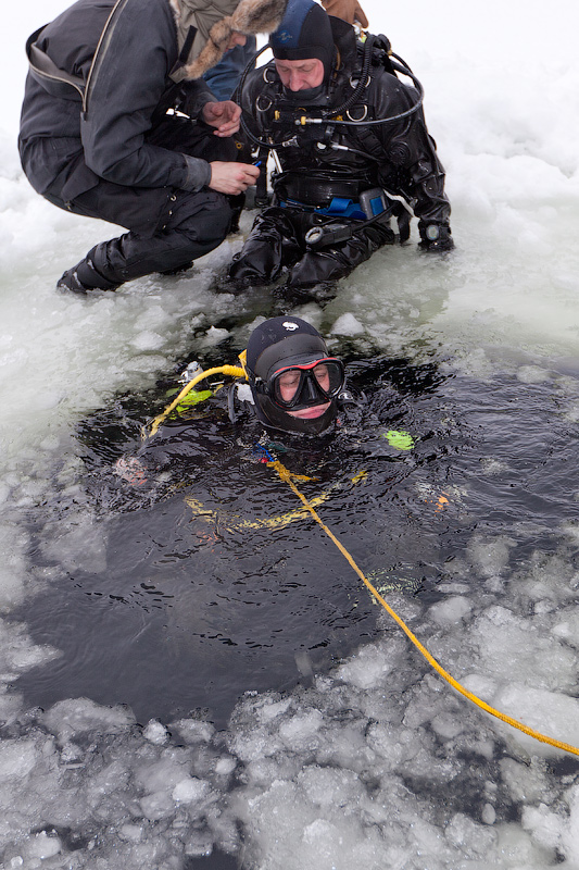Цвелодубово: подлёдная нырялка и волейбол. 04-06.02.11