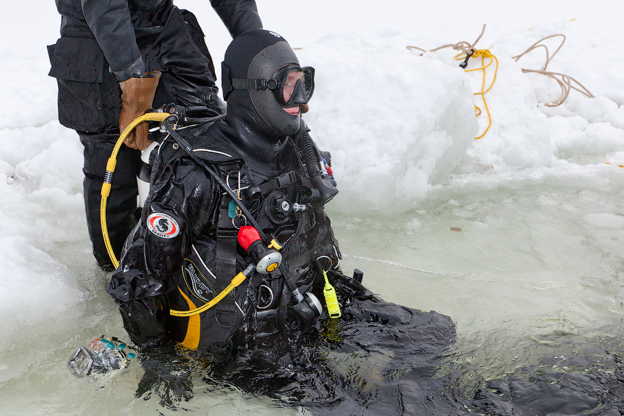 Цвелодубово: подлёдная нырялка и волейбол. 04-06.02.11
