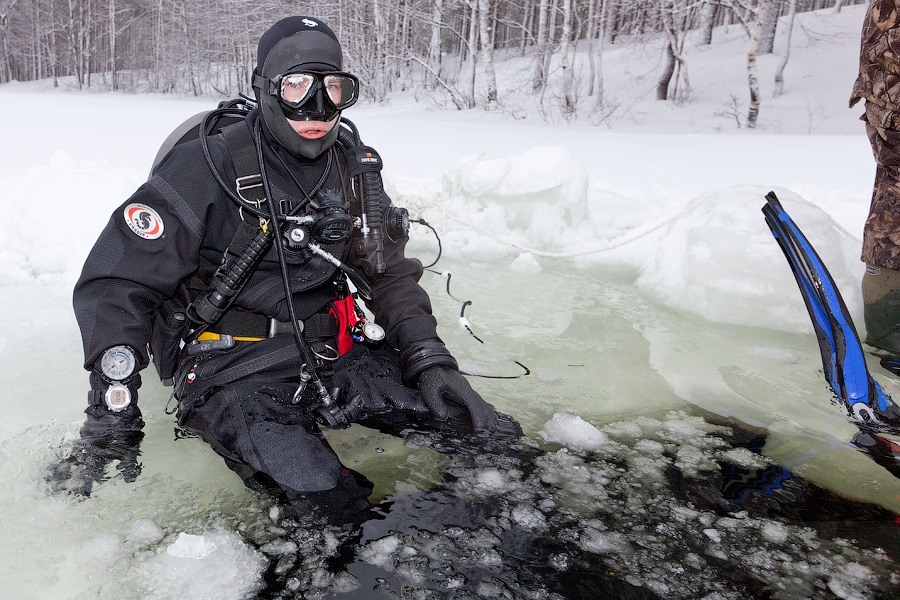 Цвелодубово: подлёдная нырялка и волейбол. 04-06.02.11
