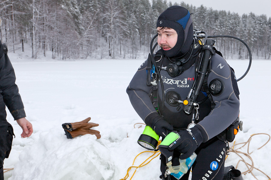Цвелодубово: подлёдная нырялка и волейбол. 04-06.02.11