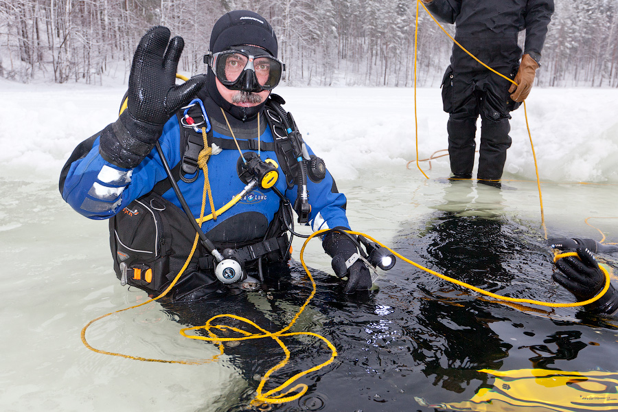 Цвелодубово: подлёдная нырялка и волейбол. 04-06.02.11