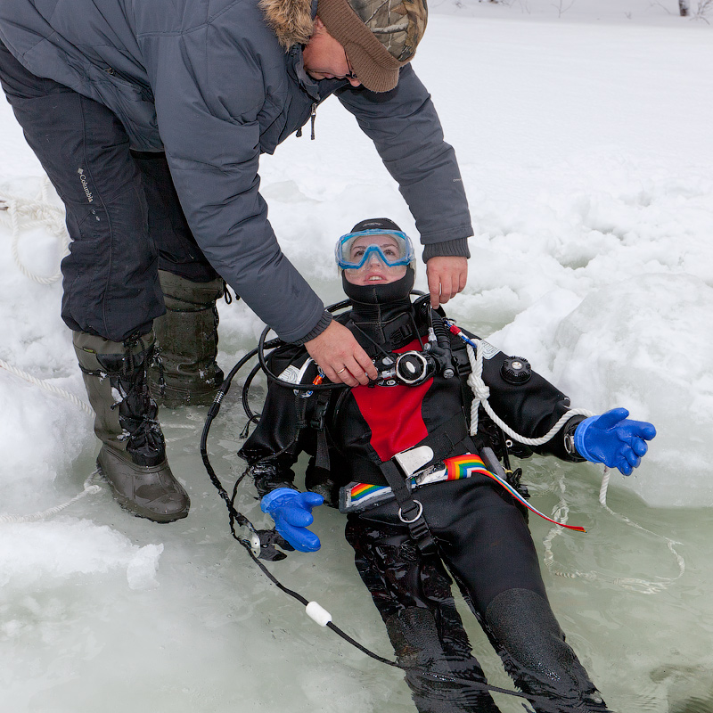 Цвелодубово: подлёдная нырялка и волейбол. 04-06.02.11