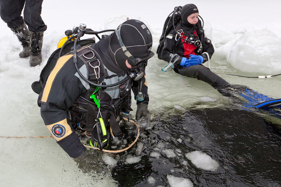 Цвелодубово: подлёдная нырялка и волейбол. 04-06.02.11
