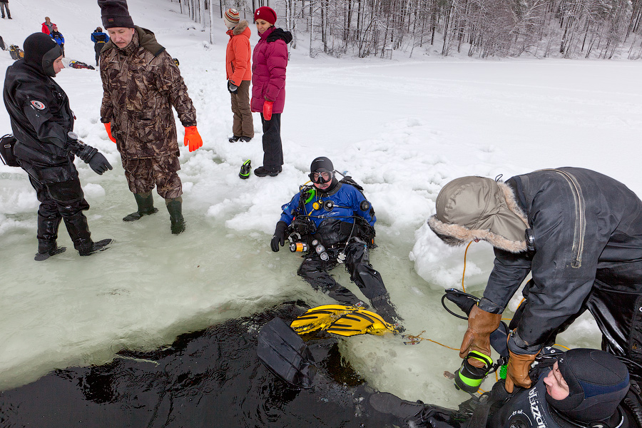 Цвелодубово: подлёдная нырялка и волейбол. 04-06.02.11