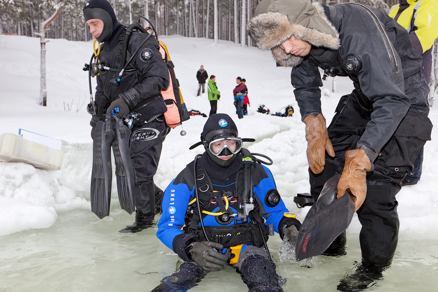 Цвелодубово: подлёдная нырялка и волейбол. 04-06.02.11