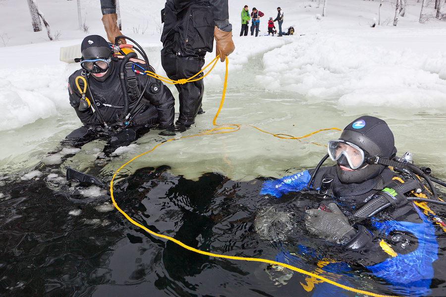 Цвелодубово: подлёдная нырялка и волейбол. 04-06.02.11