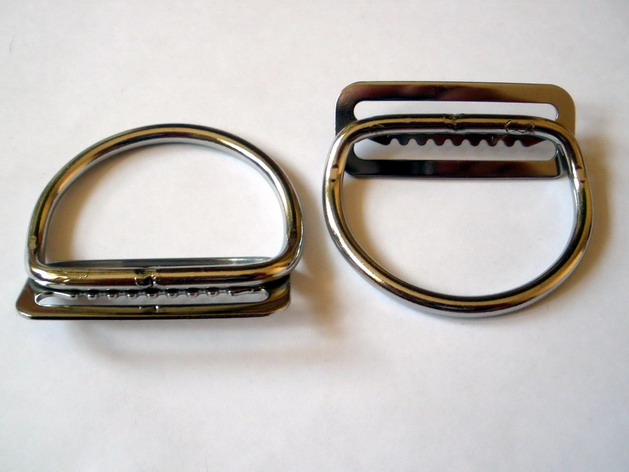 D-КОЛЬЦО 50-5 НА ДВУХЩЕЛЕВОЙ ПРЯЖКЕ УГОЛ 45