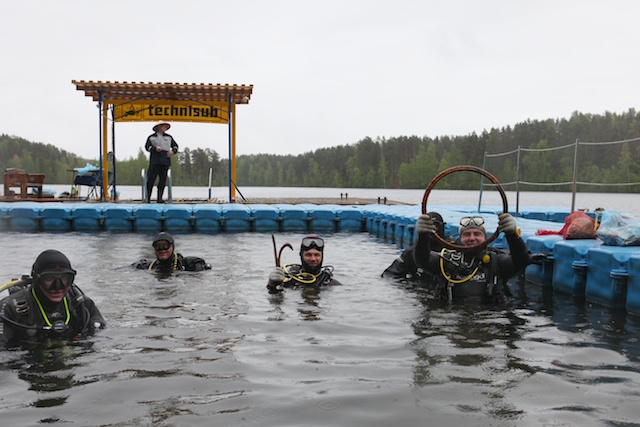 Субботник по очистке подводного полигона
