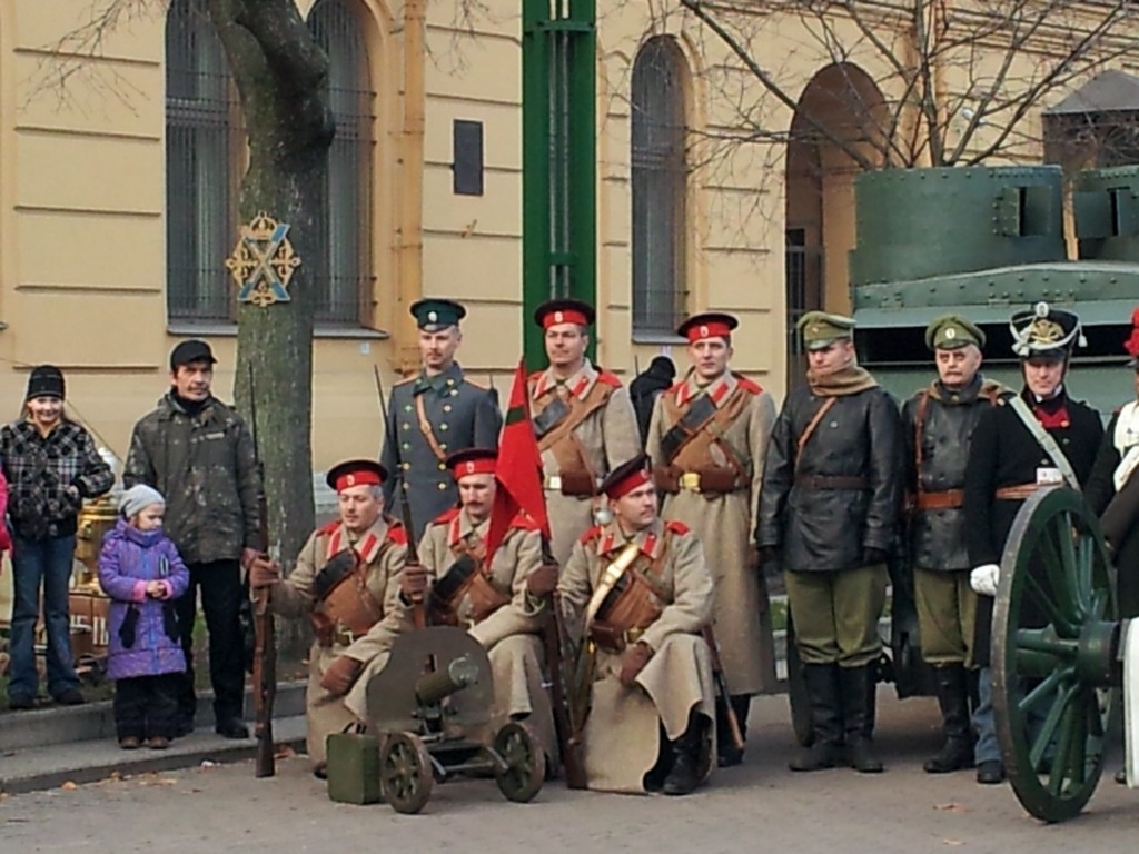 Реконструкция "Три эпохи Преображенского полка" Реконструкция "Три эпохи Преображенского полка"