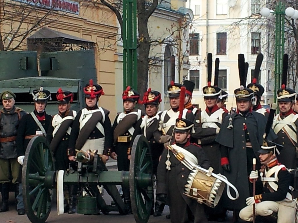 Реконструкция "Три эпохи Преображенского полка" Реконструкция "Три эпохи Преображенского полка"