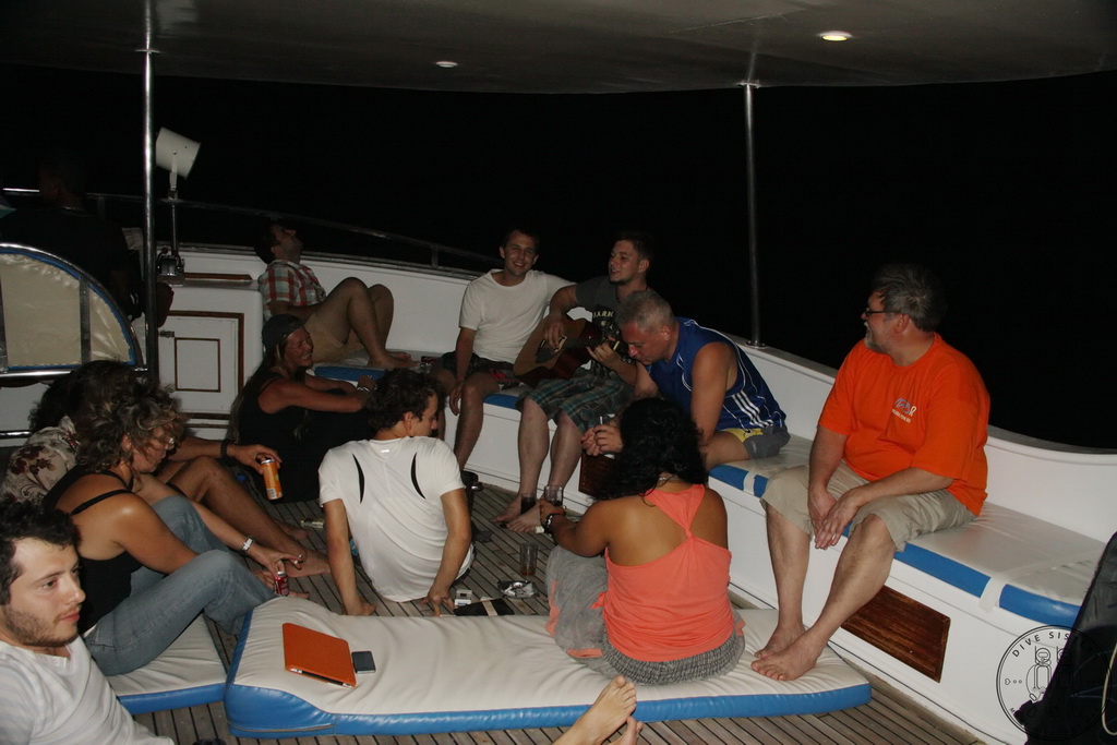 Сафари на Sea Serpent в июле 2013. Бразерсы, Дедалус, Эльфинстоун Сафари на Sea Serpent в июле 2013. Бразерсы, Дедалус, Эльфинстоун