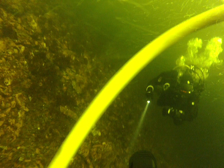 Коля под водой