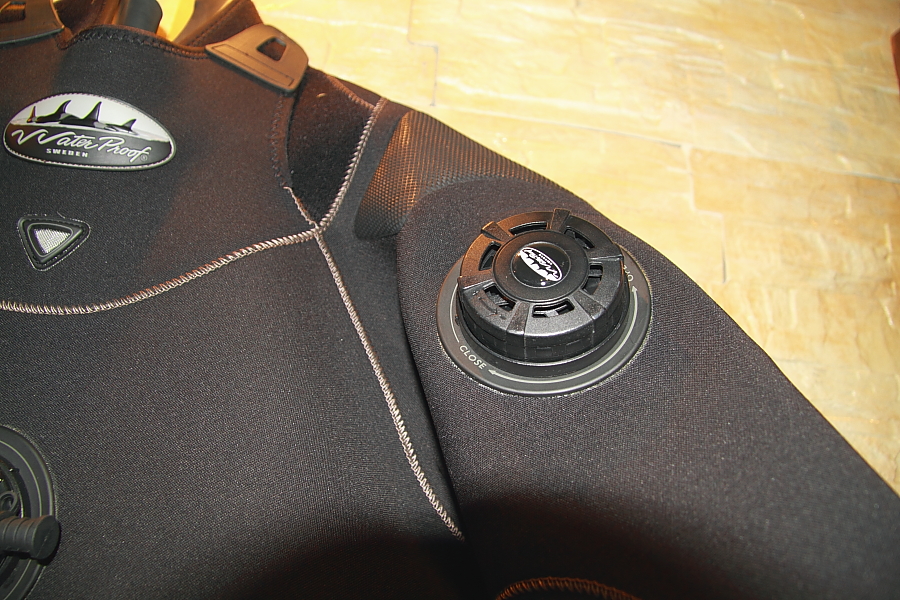 костюм сухой