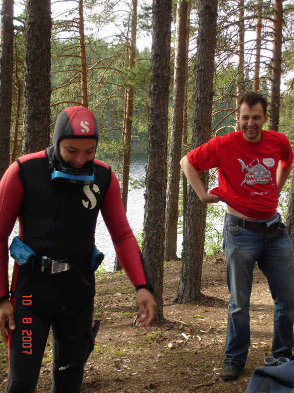 люди в красном