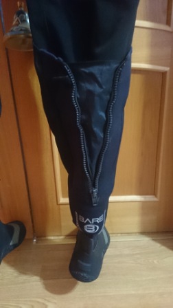 Сухие костюмы продам