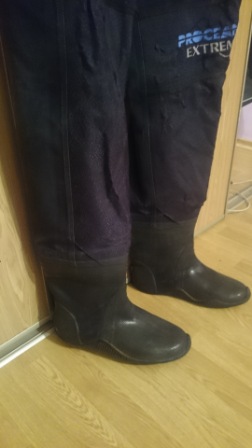 Сухие костюмы продам