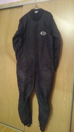 Сухие костюмы продам