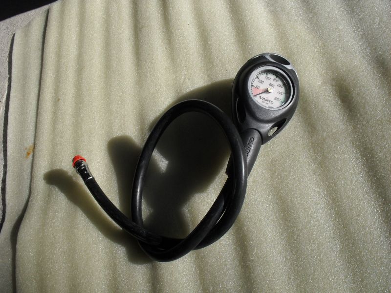 Манометр Suunto