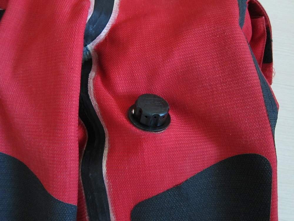 Продам cухой костюм Heavy Light Cordura RedQ, размер L Продам cухой костюм Heavy Light Cordura RedQ, размер L