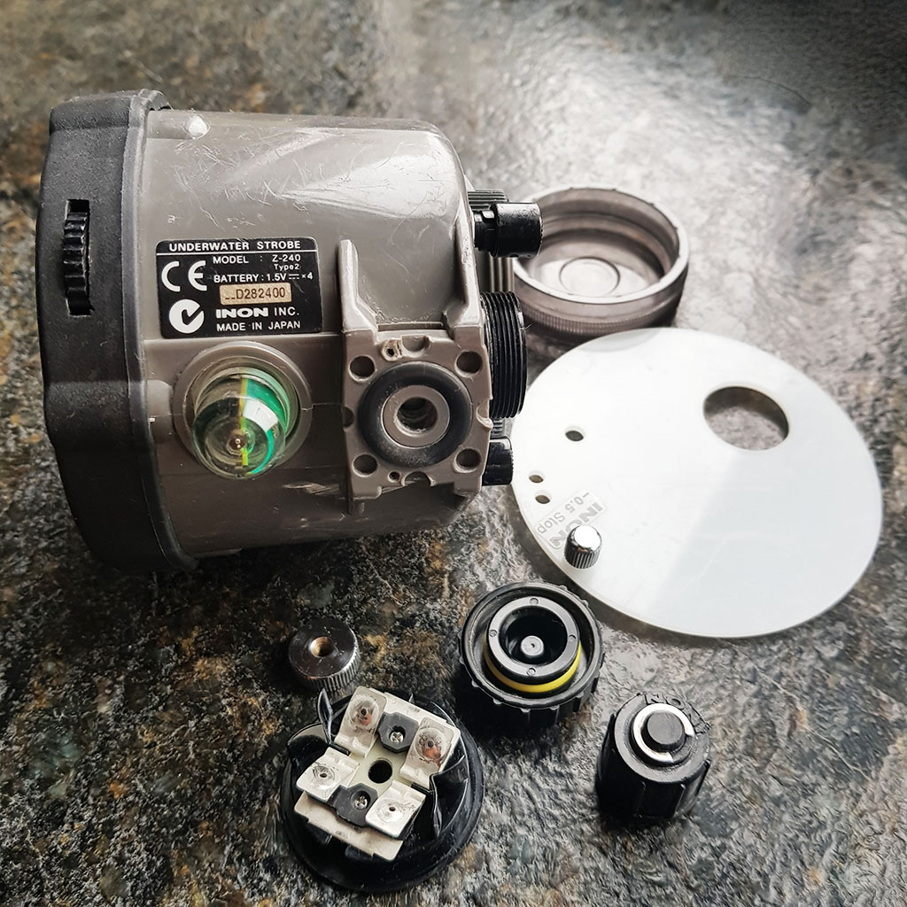 Вспышка Inon Z-240