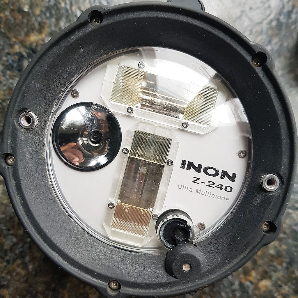 Вспышка Inon Z-240