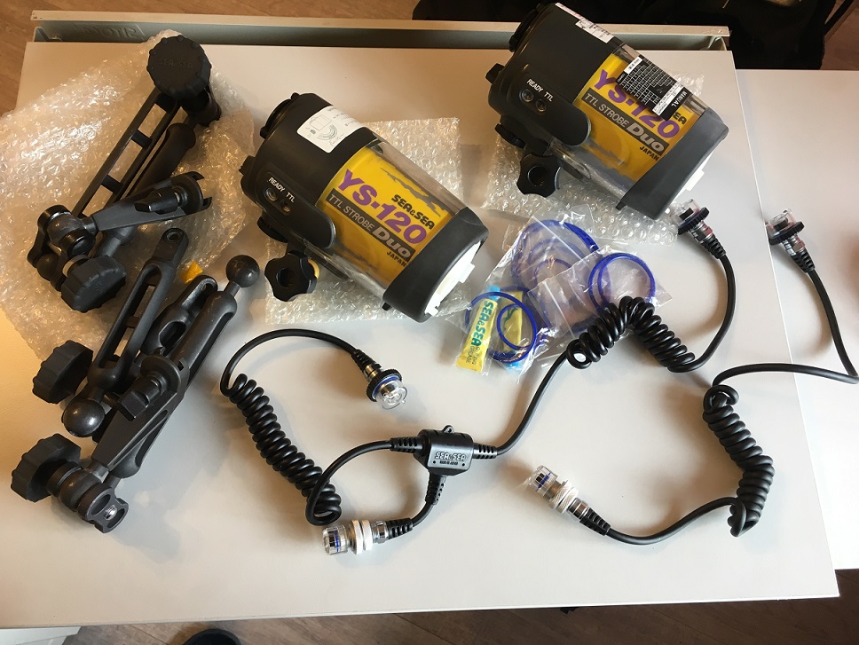 Продаются фотовспышки SEA&SEA