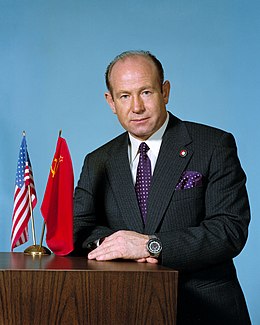Леонов Леонов