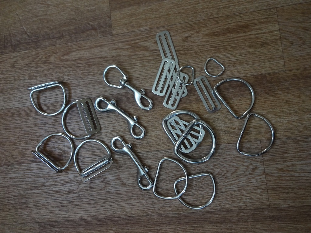 Железо разное (пряжки, D-кольца, карабины) Железо разное (пряжки, D-кольца, карабины)