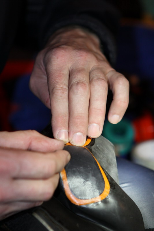 Ремонт шейной манжеты СК на Белом море (март 2009).